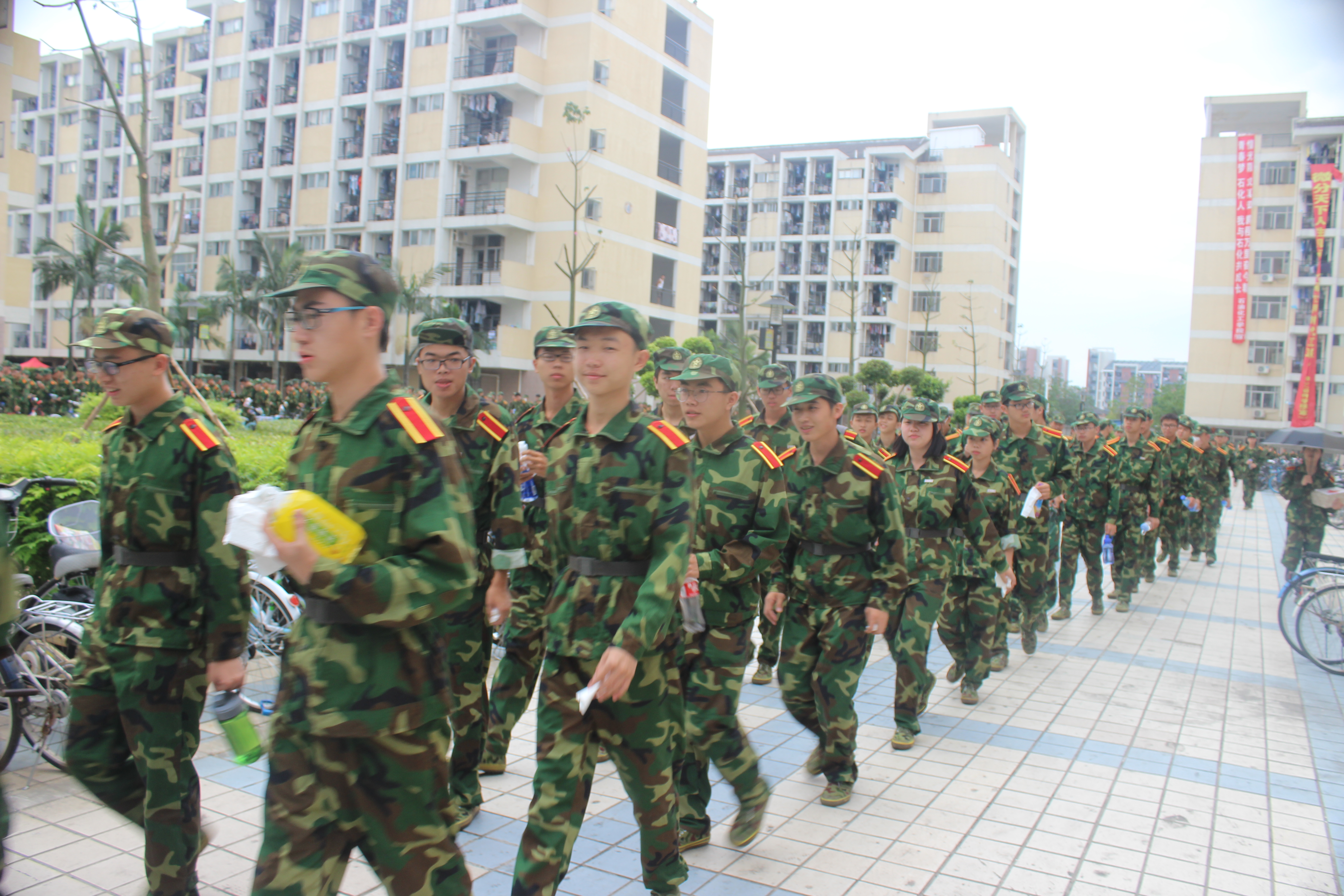 av大平台
2015级新生疏散逃生演练 (2) av大平台
2015级新生疏散逃生演练 (2)